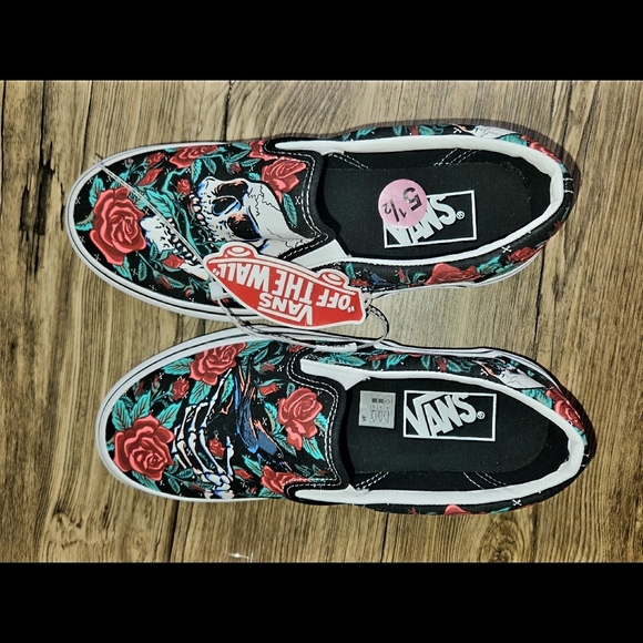 Vans Off The Wall \'Rose, Skulls, Bones\' Sneakers; Size Men\'s 5.5 and Women\'s 7 main image 15